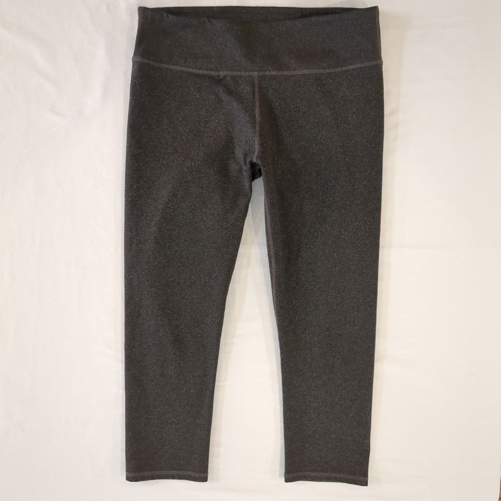 Fabletics Capri women's leggings dark gray , # cs1510254-0121-17030 , size S